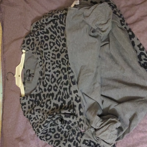 Love & Legend Plus Size 3X Animal Print Sweater W/ Pockets - Picture 12 of 15